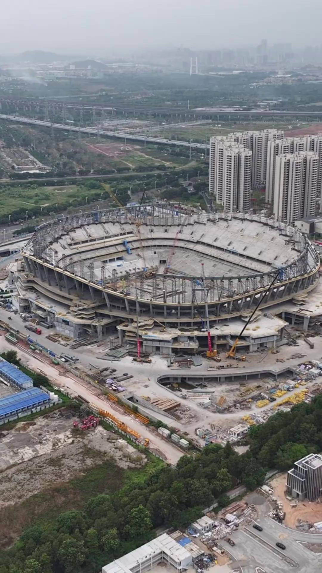 曾经恒大打造全球最大足球场,计划建成后可同时容纳10万人,只可惜好景