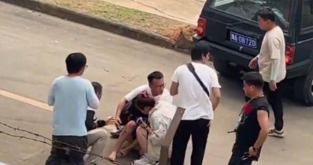 〈漂白〉剧组车戏压人视频曝光，背后疑点重重，〈漂白〉剧组车戏事故：是意外还是疏忽？