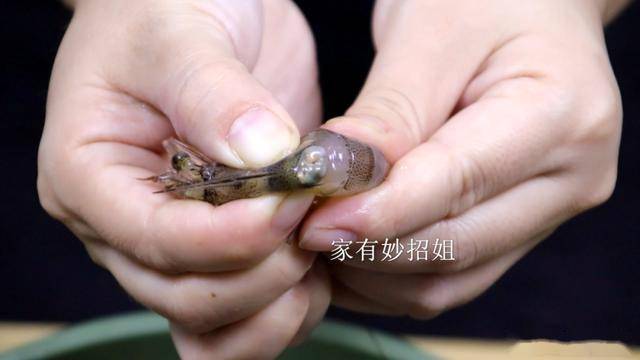 美味水煮虾：掌握技巧，鲜嫩Q弹不是梦