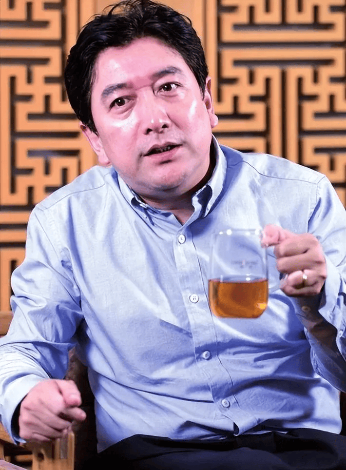 事实证明,被称作"主持人的渣男"水均益,已经走上了一"条不归路"