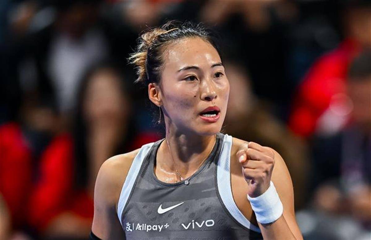 郑钦文首胜阿扎伦卡，下一轮将对孙璐璐展开“复仇战”