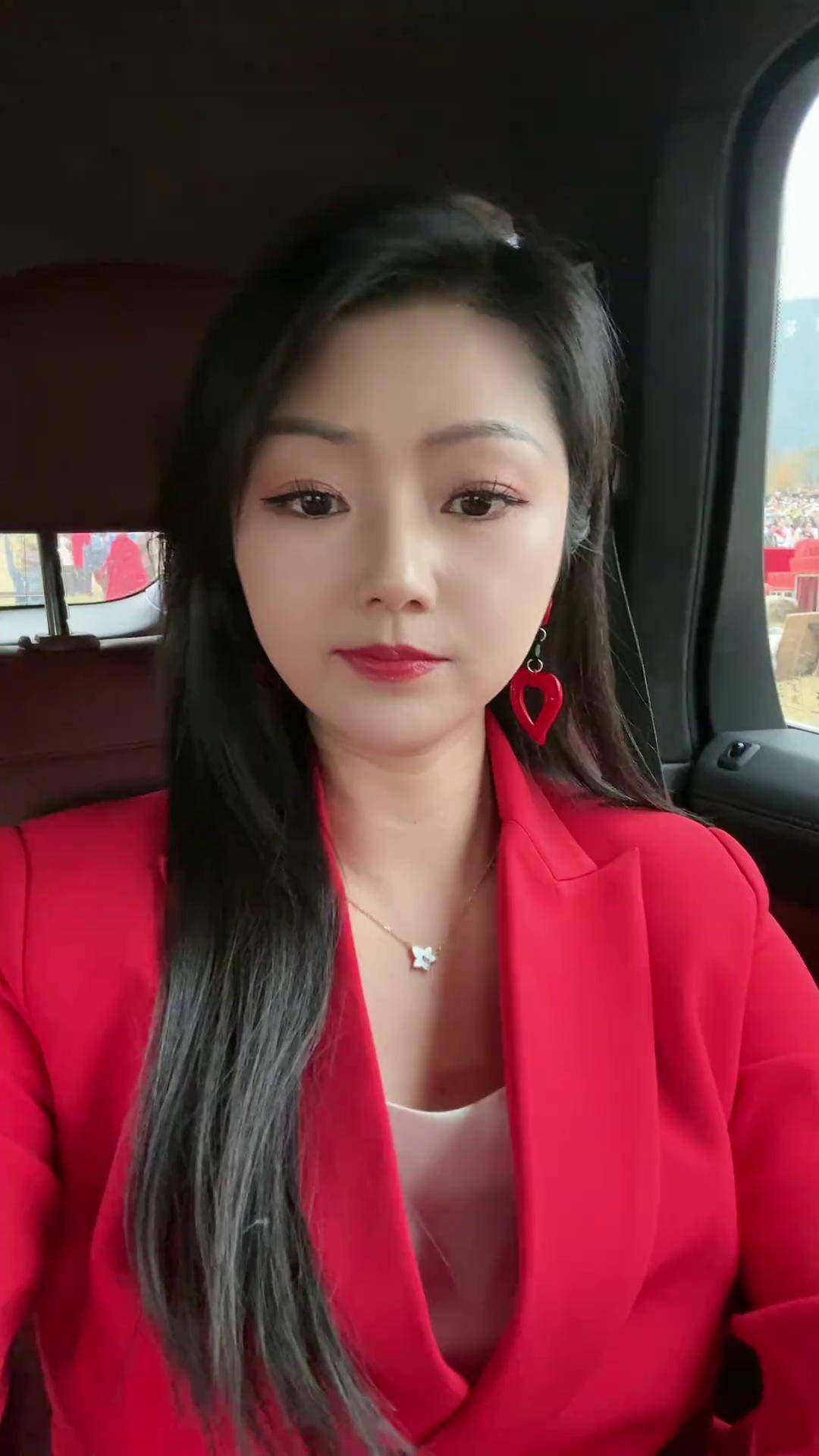 爱生活爱唱歌 演出现场罗姣～戴香包的哥哥
