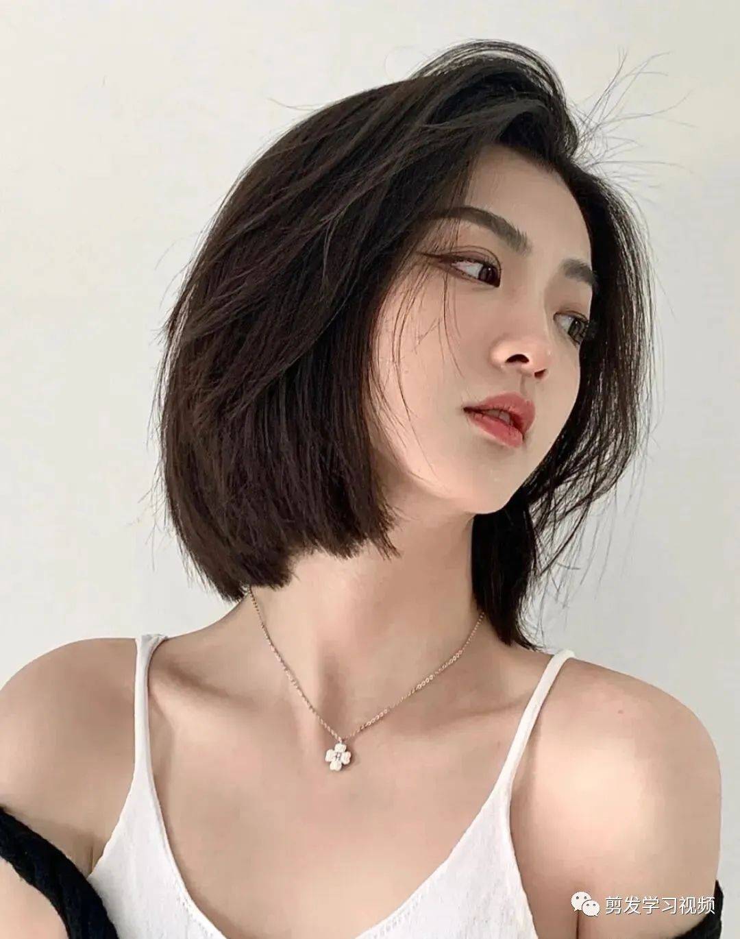 普普通通的盐系短发最耐看