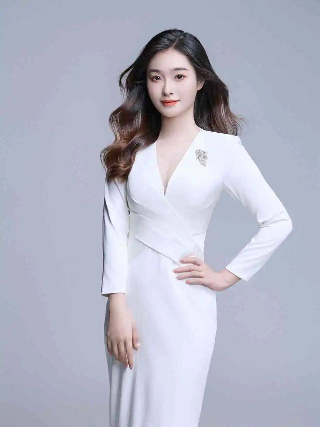 "十佳主持人"唐玲:以声为桥 传播东莞魅力