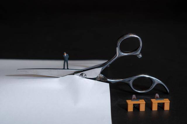 违规荐股乱象调查：数万投顾费打水漂 承诺80