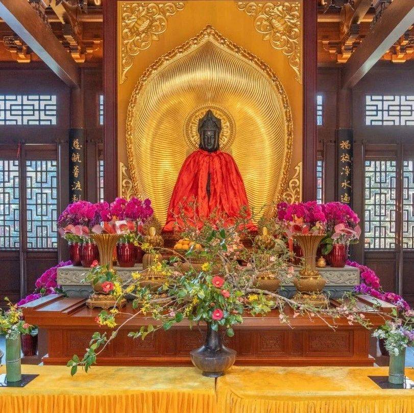 观音殿虔诚供花，见者同生欢喜，共祈六时吉祥_菩萨_供养_观世音
