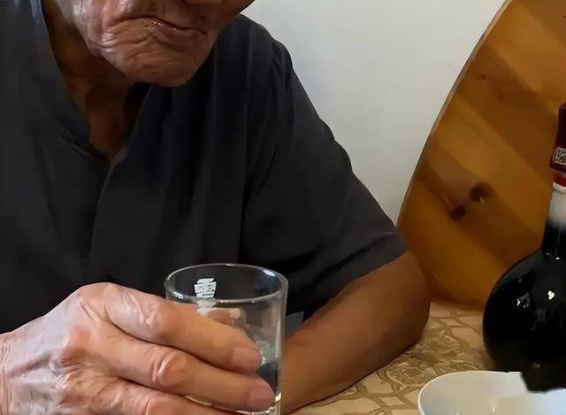 从男人爱酒，看被价格埋没的极品粮食酒