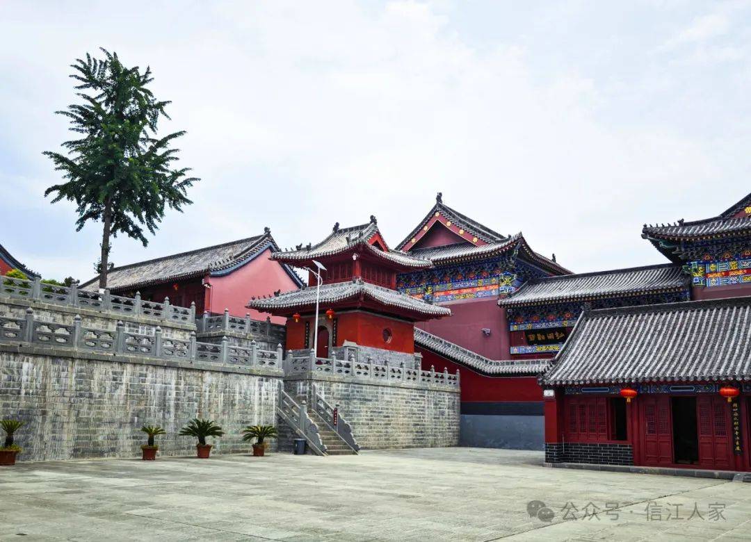 丹江口:大坝景区 · 静乐宫