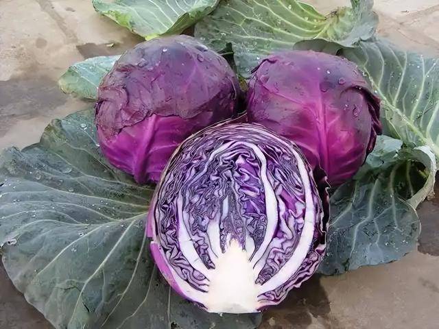 别再吃洋葱抗流感了，这些蔬菜才是王道！，流感季饮食攻略：避开洋葱，选对蔬菜增强免疫力！