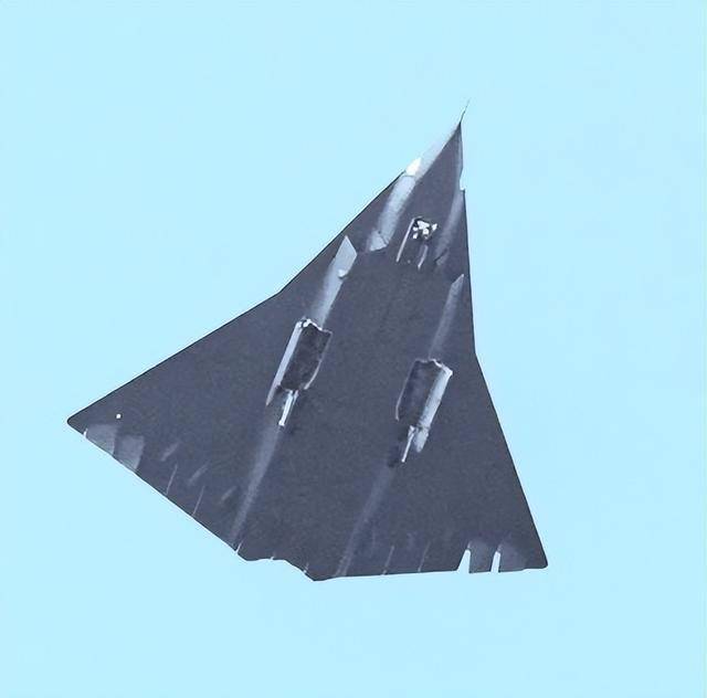从试飞看“歼36”潜力，中国制空权争夺再添利器