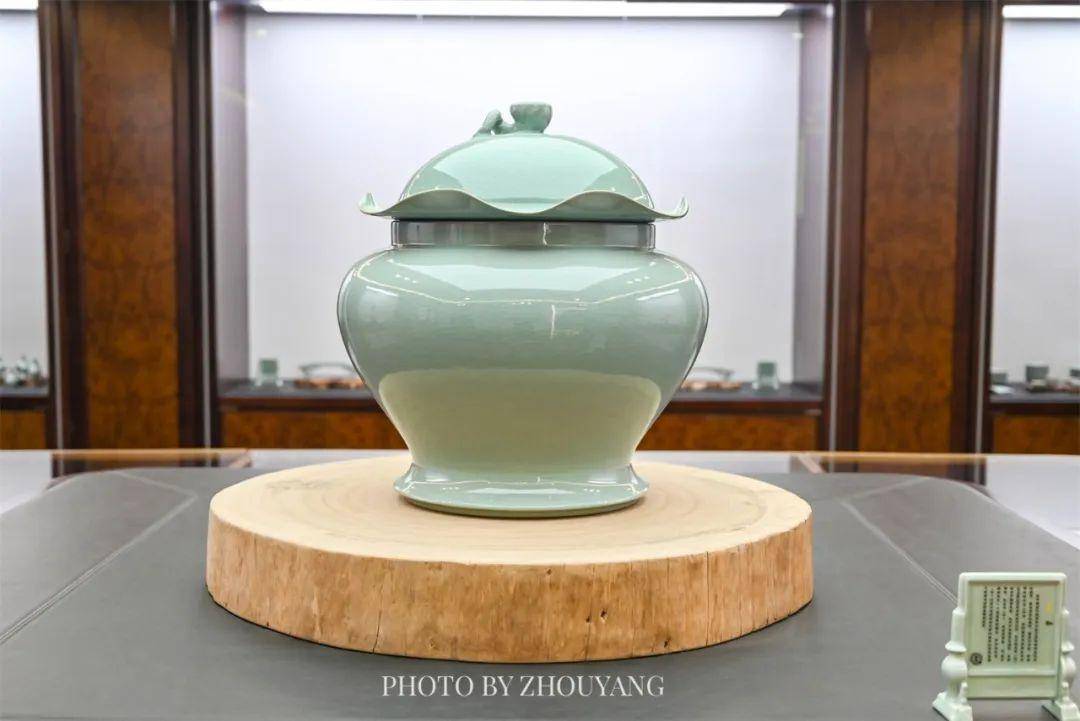 半岛体育官网国瓷博物馆衢州青瓷的展示窗口回答什么才是国宴瓷器(图5)