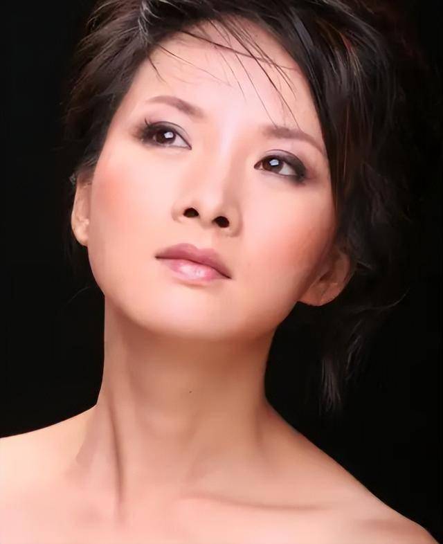 曾定居美国,回国捞金后惨遭驱赶,如今52岁的演员谢兰现状如何?