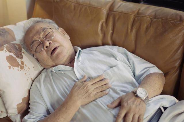 肾脏健康警报：日常食物中的潜在危机，警惕！这些常见食物正在悄悄伤害你的肾脏