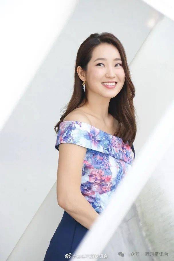 挥别TVB，黄碧莲从“Mini香香”到心理学跨界新星的华丽变身