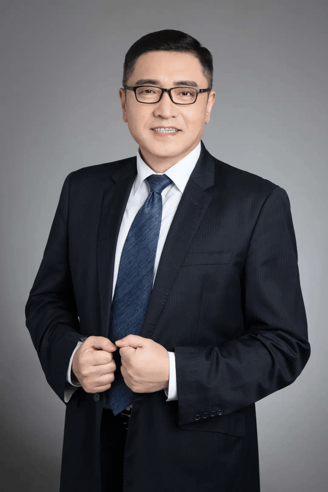王亮先生担任福建九龙水镇施柏阁度假村及福建九龙宋品酒店总经理一职