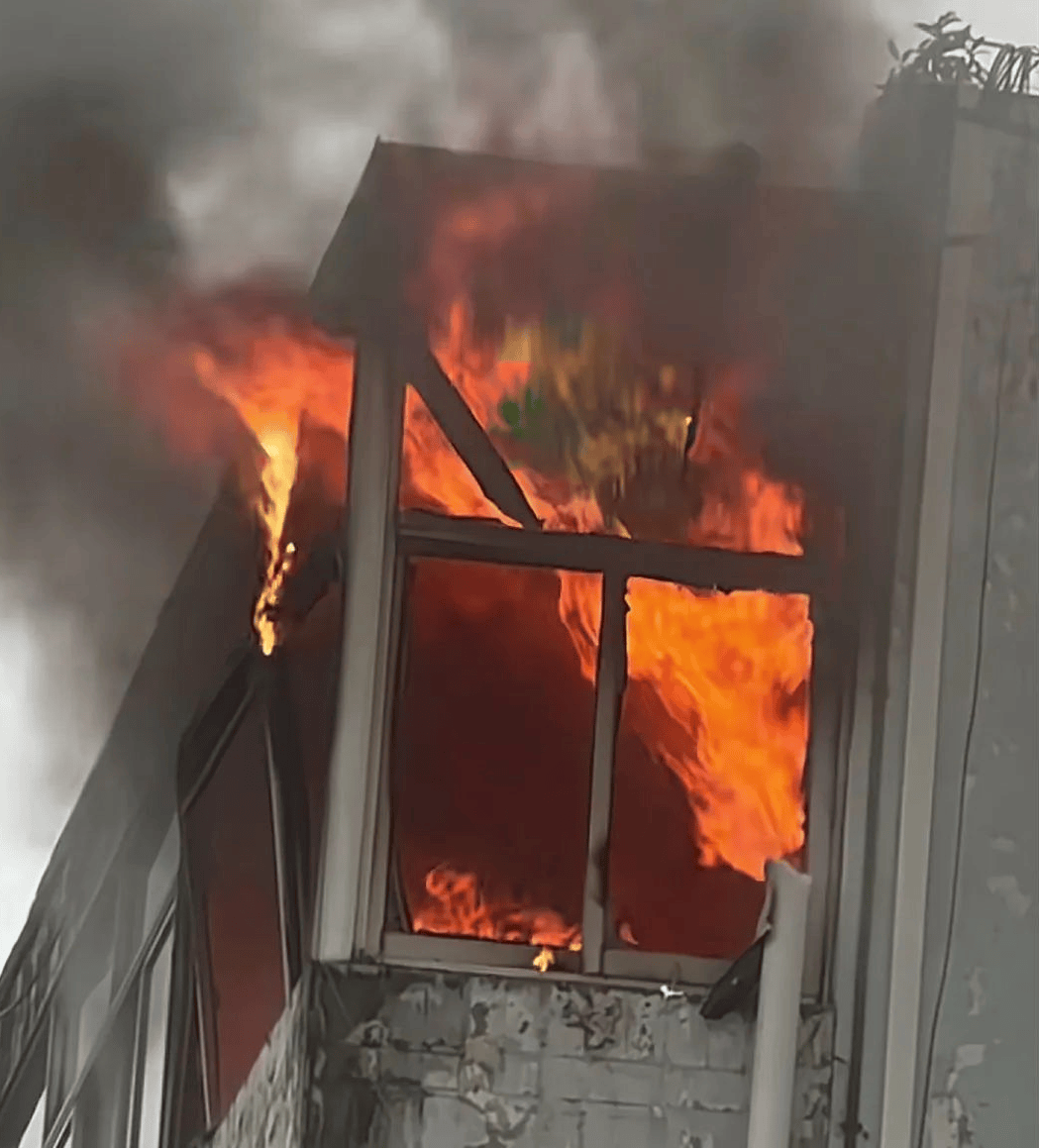 成都一所三甲医院发生火灾，官方通报→