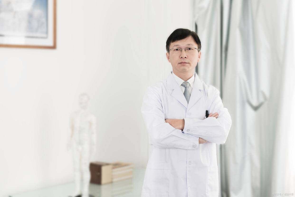 你距离副主任医师只有一步之遥!掌握这些评审条件,轻松晋升!_工作_职称_医生