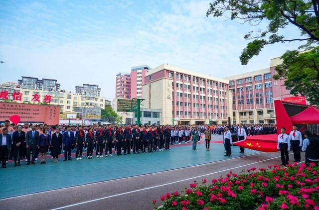 奥运冠军马龙、许昕、刘诗雯、李晓霞昆明行：乒乓球与爱国精神的完美融合