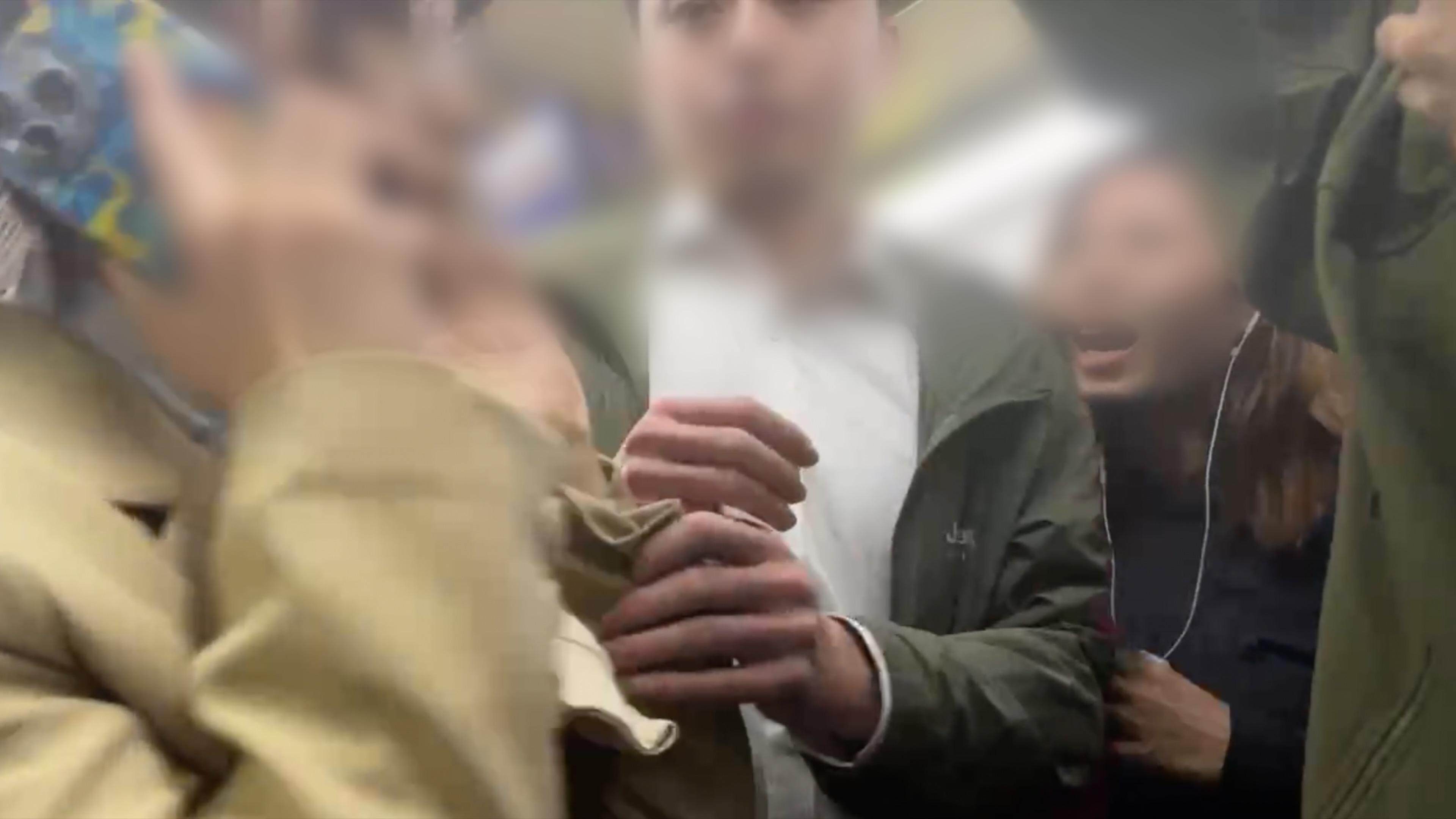 上海地铁猥亵事件男子公司称其已被开除 网传职位为前台接待