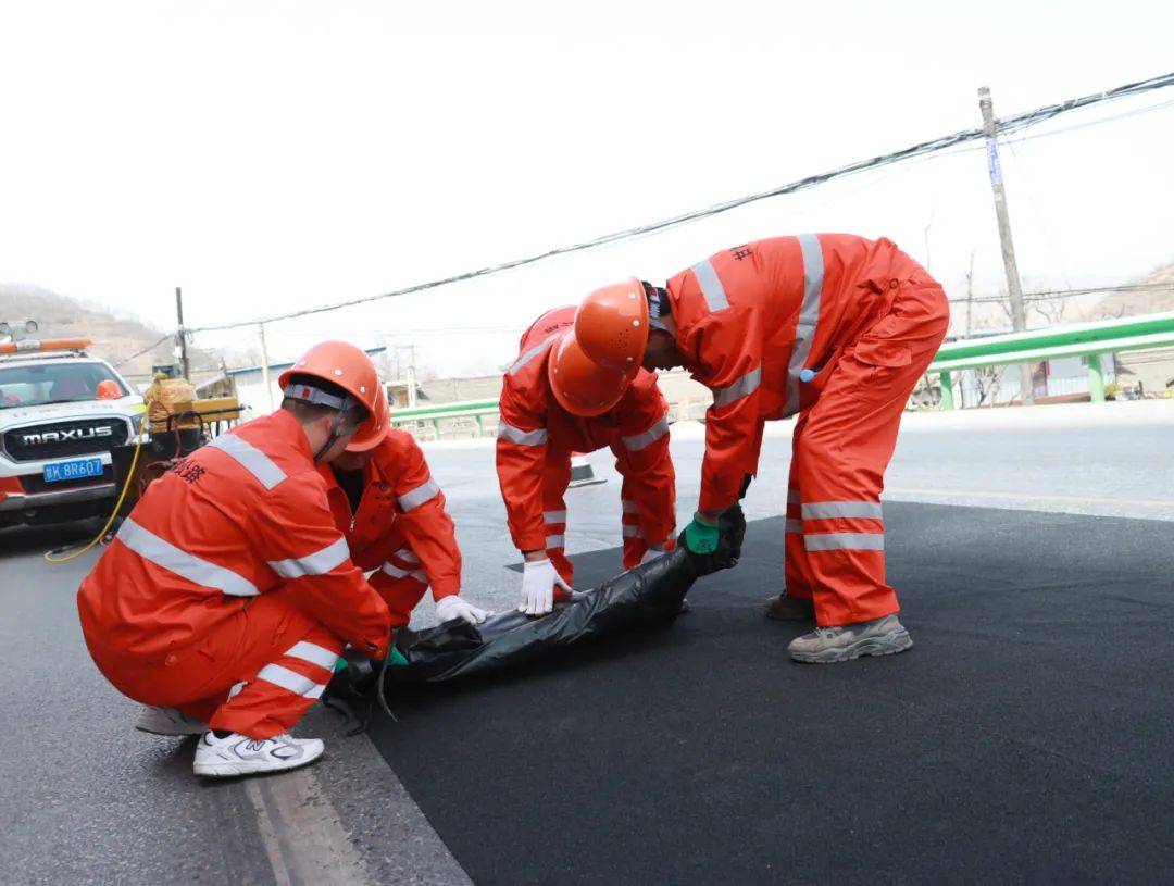 城市道路维护：守护我们的出行之路