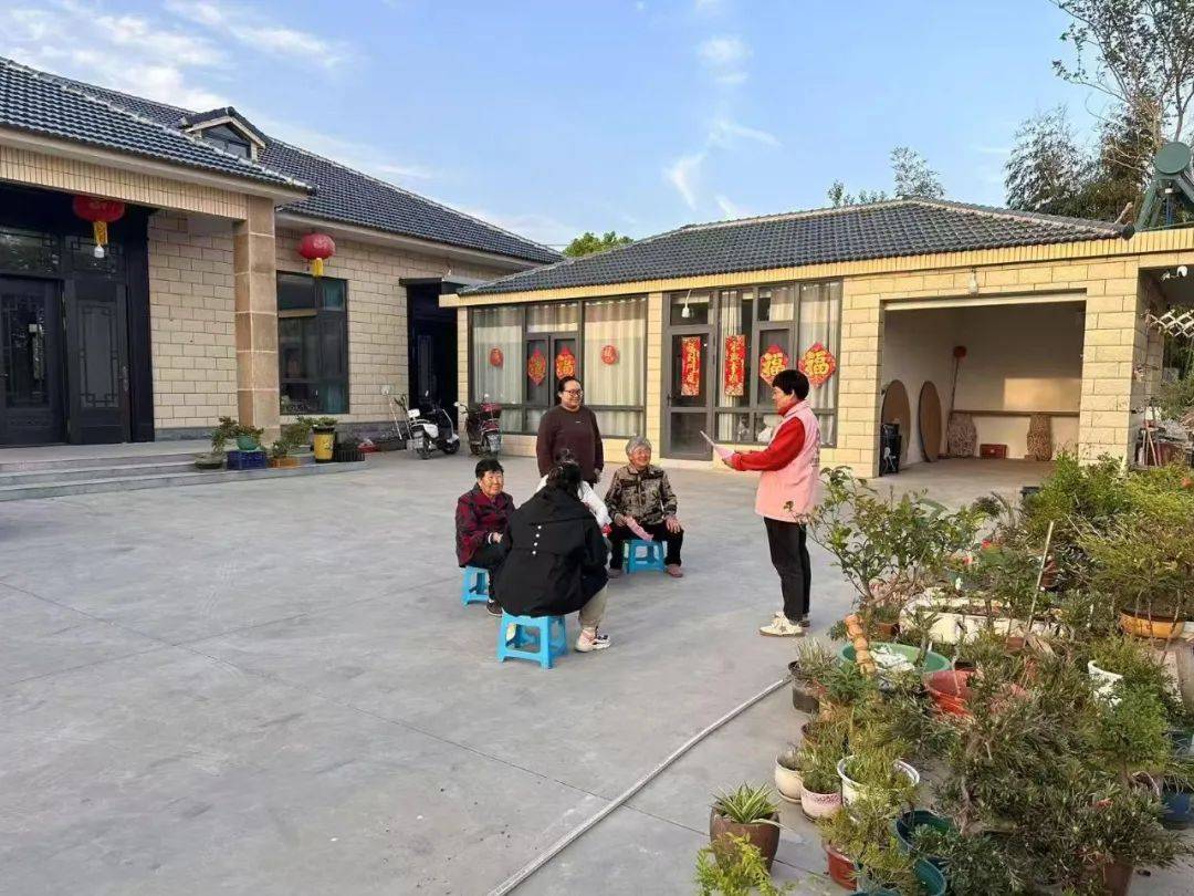 双富村：庭院小美到乡村大美(图2)
