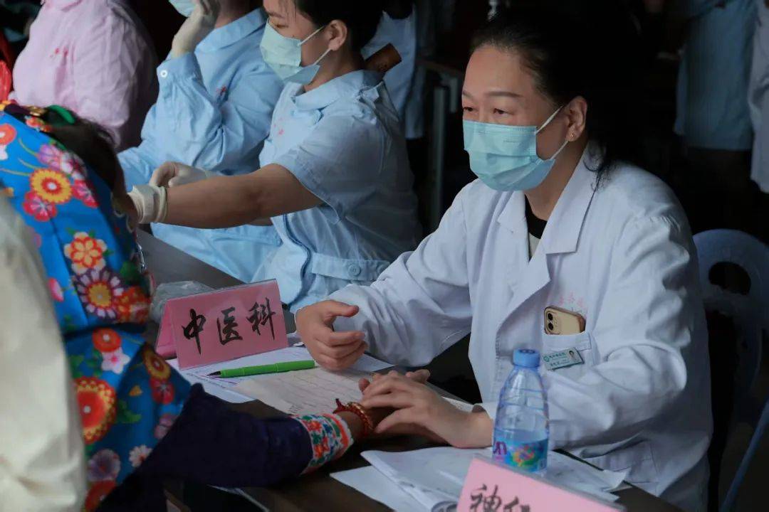 北京协和医院、护士全程协助陪同代挂专家号，快速办理，节省时间的简单介绍