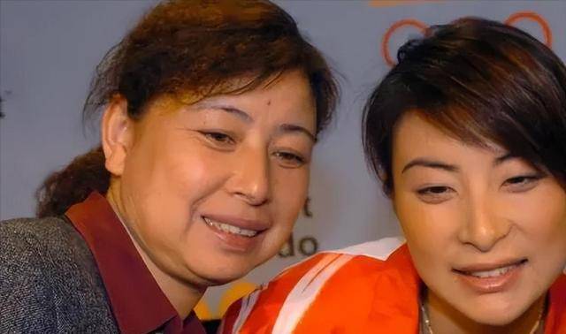 原创被忽视的范玉梅：女儿是世界冠军郭晶晶，温馨陪外孙女庆生