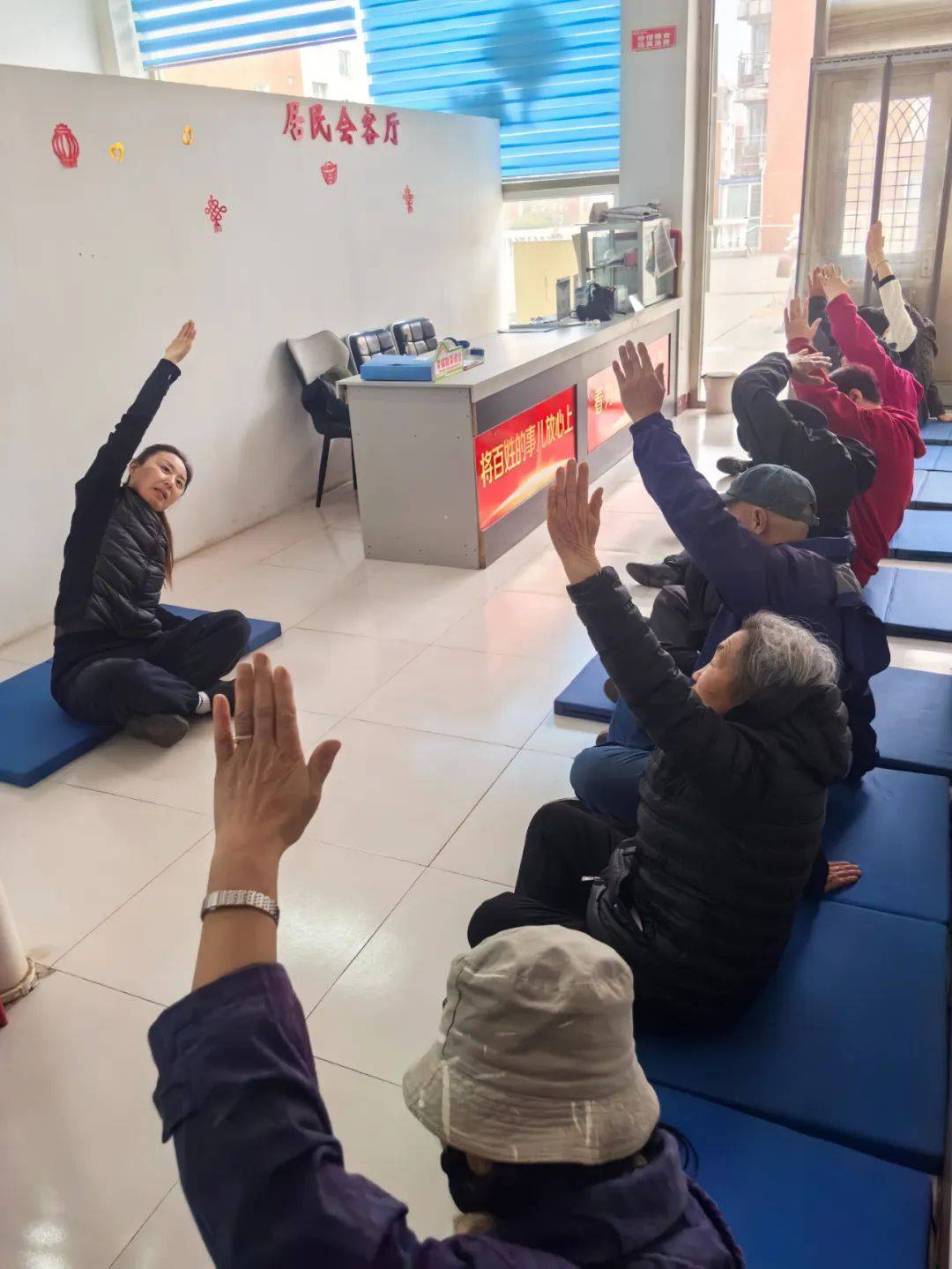 【幸福教育】幸福教育进社区 共筑美好邻里情——敬三小学持续开展“进社区”活动im电竞注册(图2)