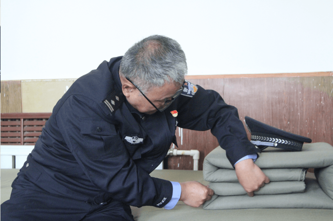 这位霸州60岁老民警!好样的