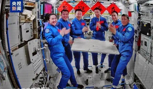 揭秘！神舟十九号为何推迟一天返回？