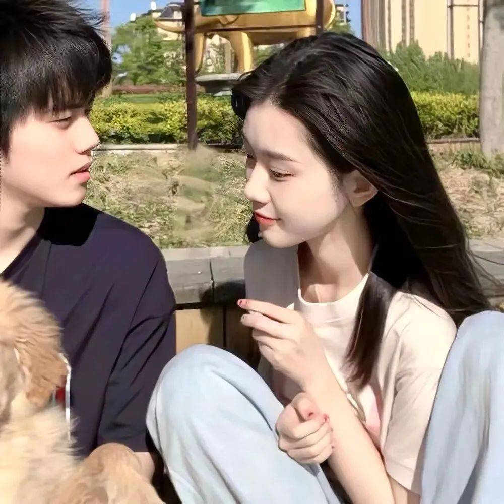 用了不想换的微信情侣头像