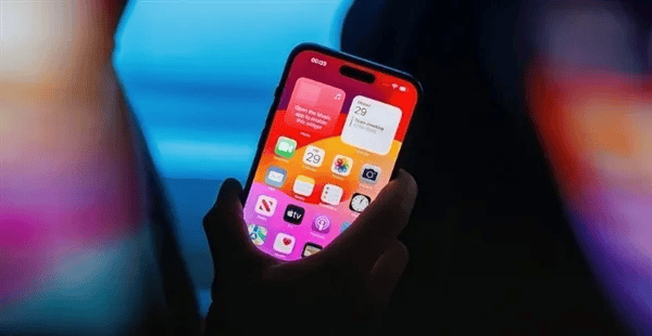 苹果终于不挤牙膏了！20周年新款iPhone大曝光：几乎全玻璃、曲面环绕屏设计