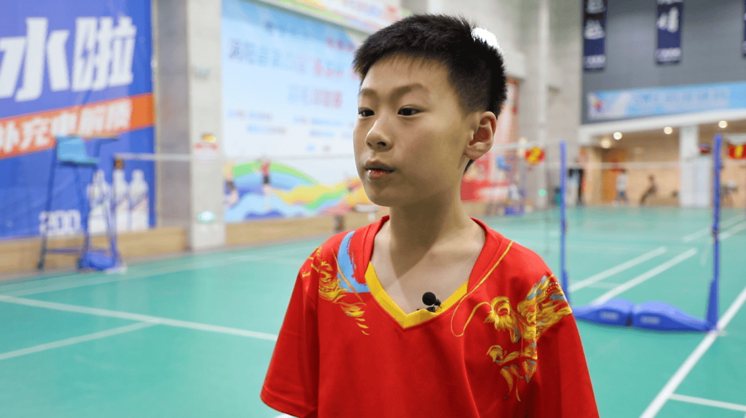 ob体育下载中小学生羽毛球赛开打(图3)