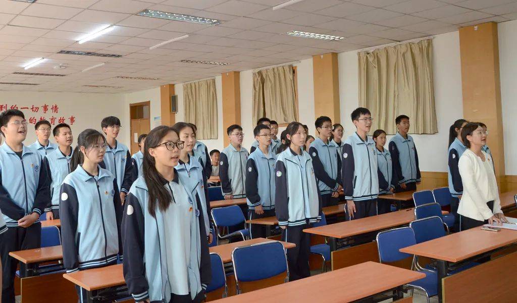 —潍坊十中举行2025年上半年示范性入团仪式