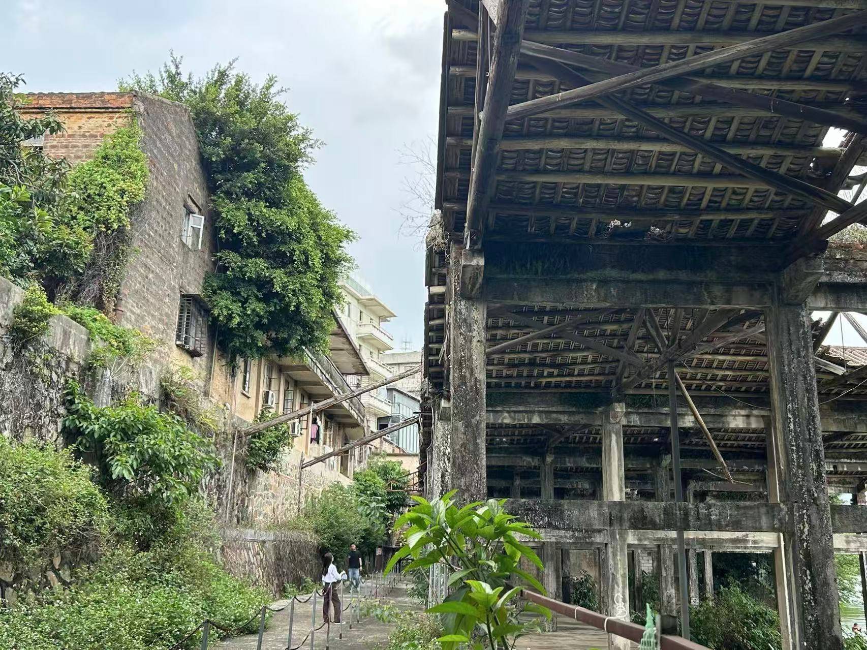 杜绝“大拆大建”，再提城市更新：钱从哪来？