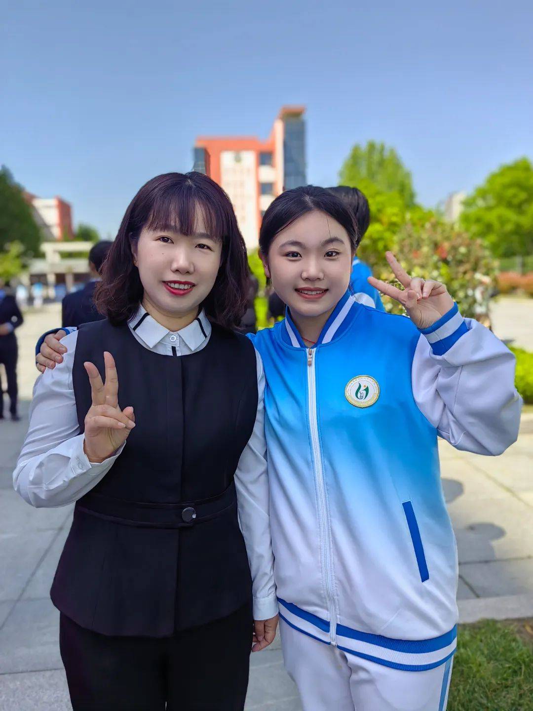 以躬耕之姿,育向阳花开