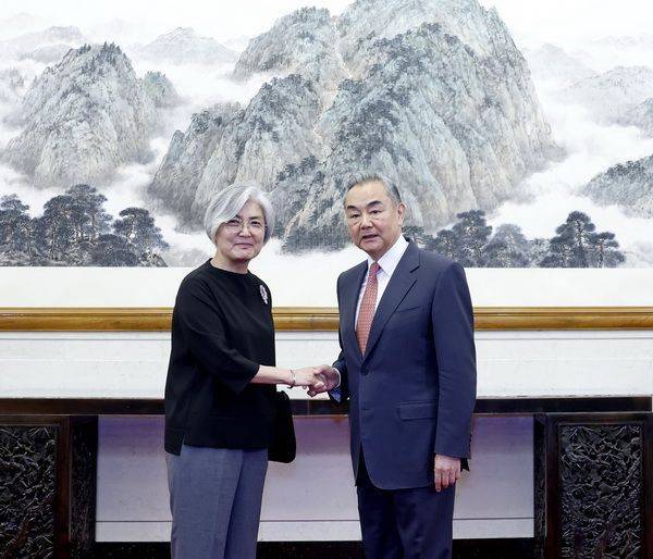 王毅：美方近日试图对中国芯片进行全面封杀，这是赤裸裸的单边霸凌