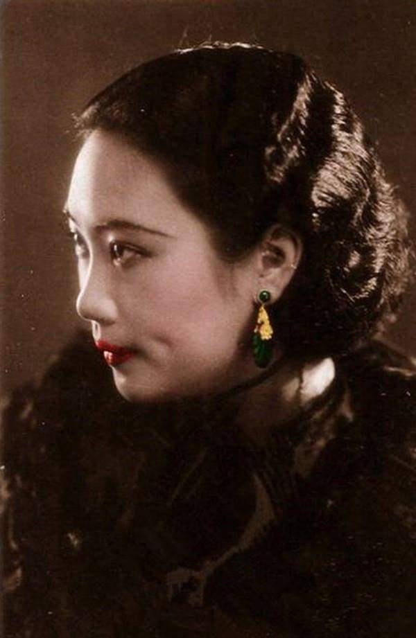 影后胡蝶真实的样貌,都看看吧,这可不是演员饰演的