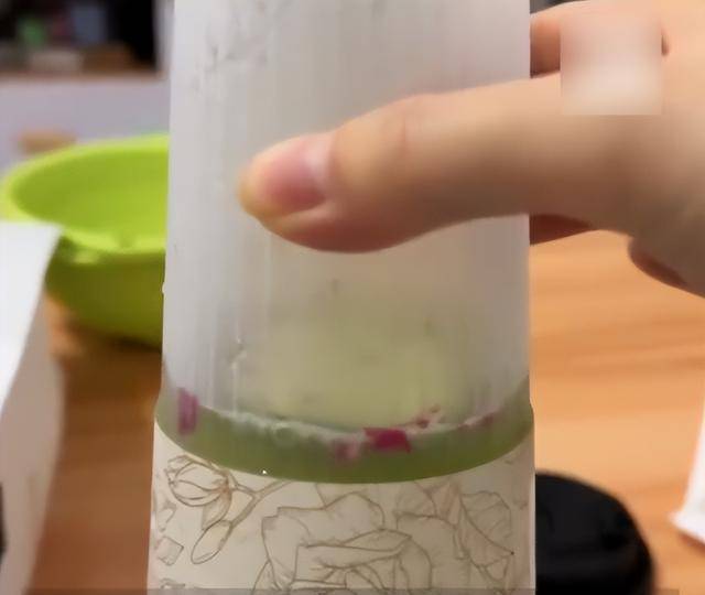 17元奶茶未开封只有半杯，爷爷不泡茶回应
