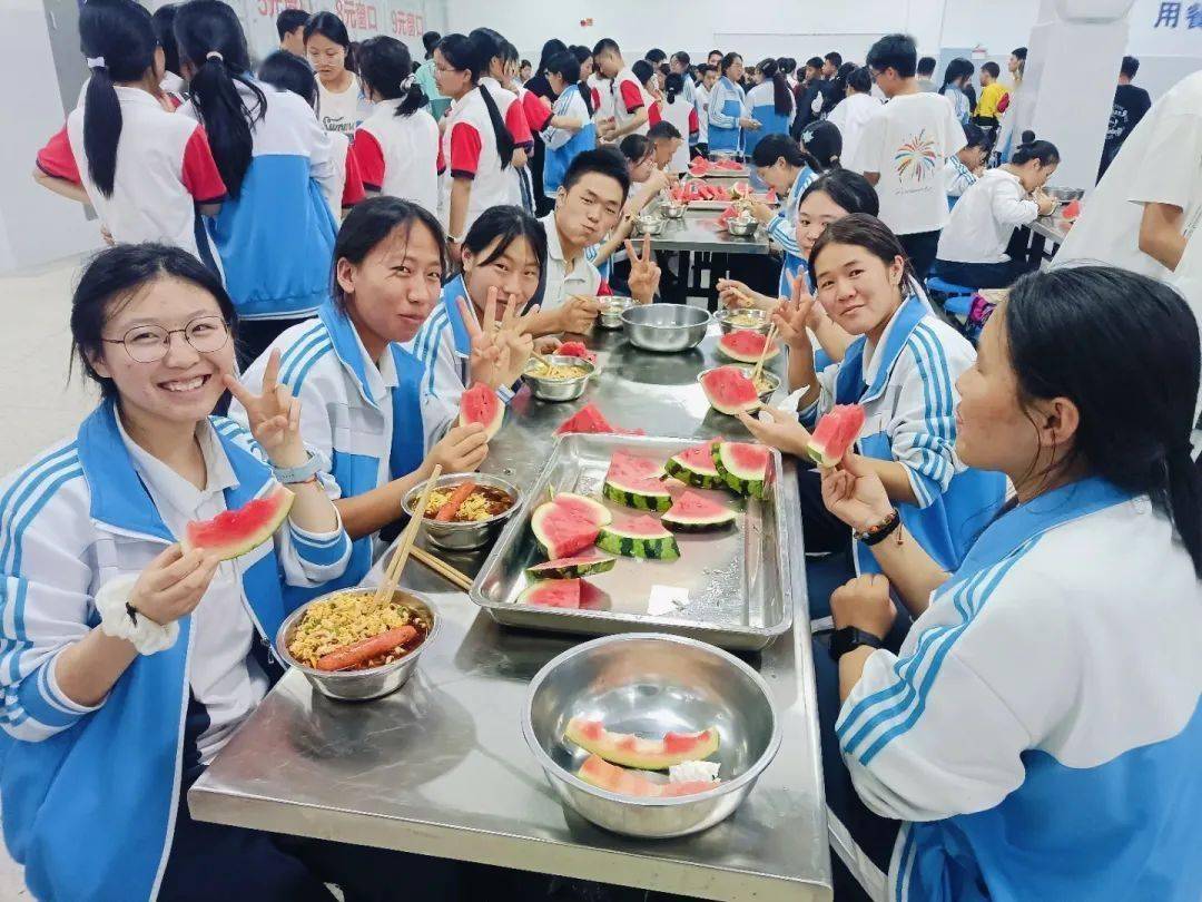 —会东县中学2025年高三学子释压活动