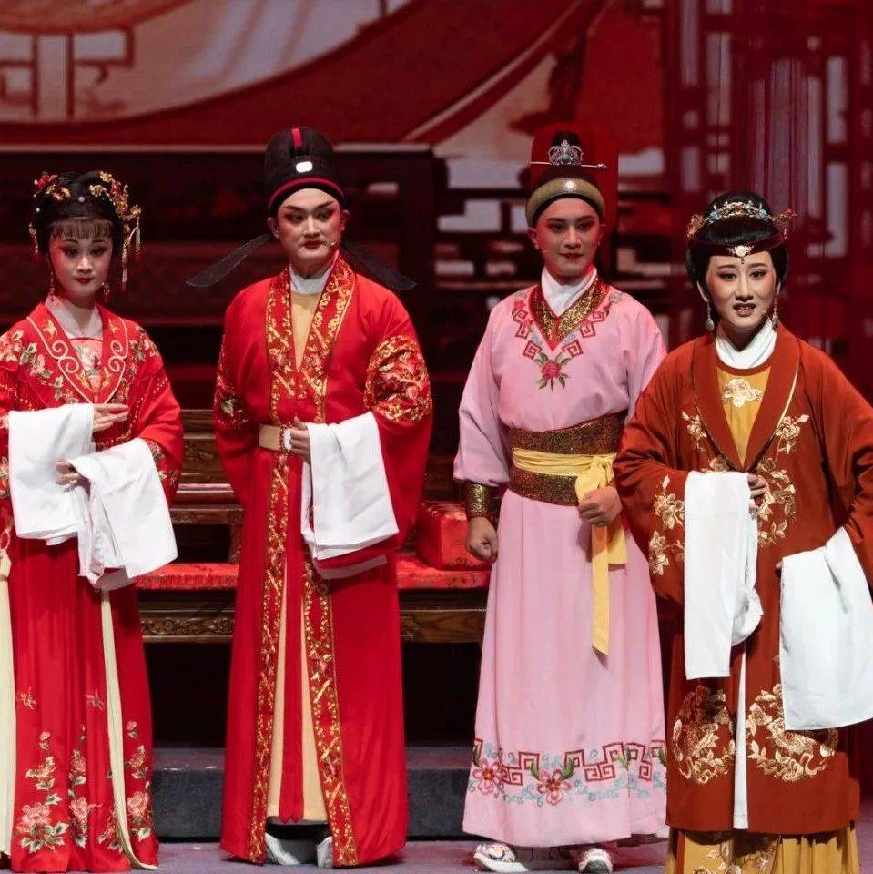 第六、七代传人联袂献艺 锡剧《攀弓带》青春版首演成功_演出_常州_剧照
