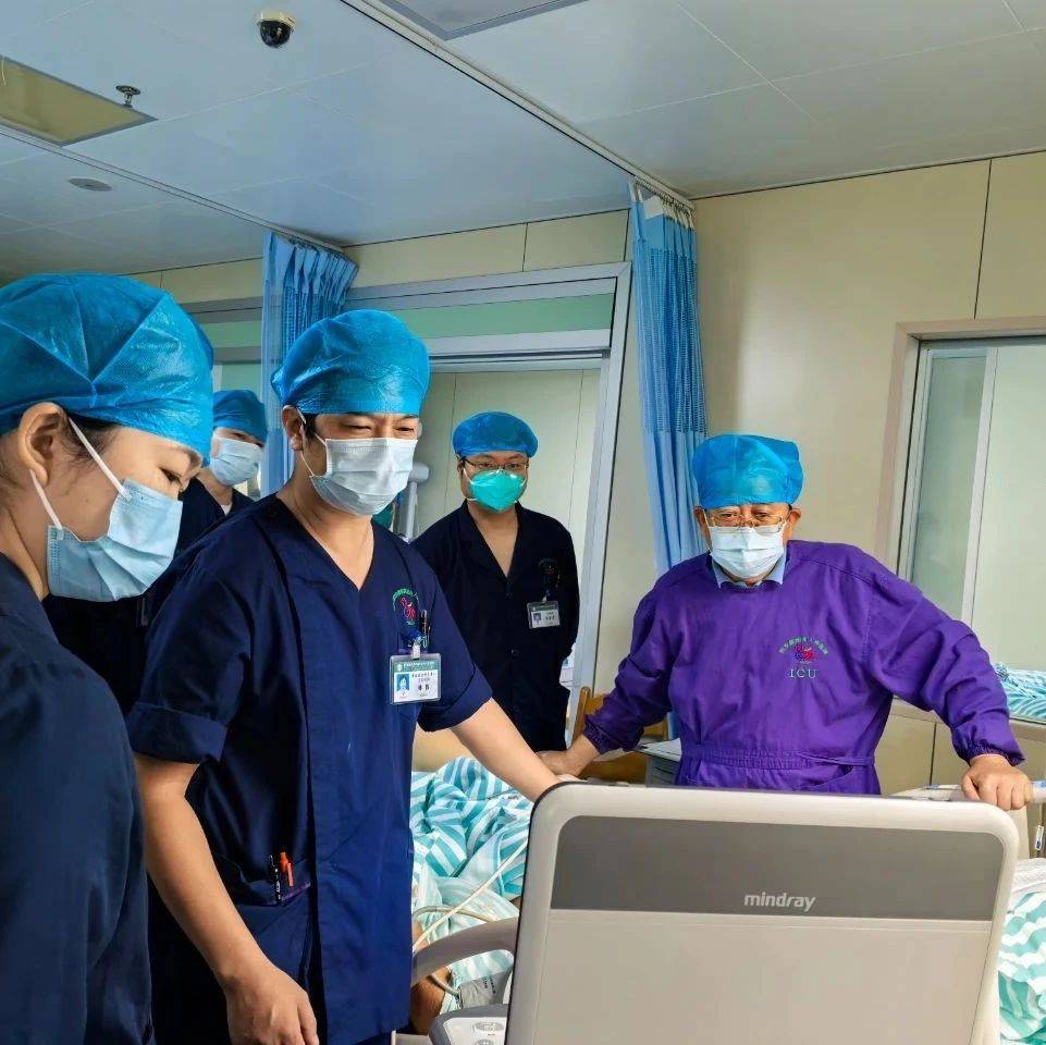 银龄医师樊楚明主任医师常规开展深度教学指导查房_樊主任_重症_评估