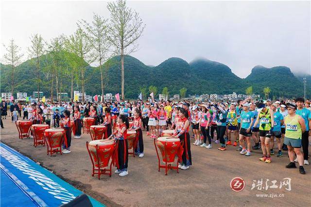 威洛克在今晚友誼賽末段被擔(dān)架抬下場(chǎng)，跟隊(duì)：疑似腳踝受重傷