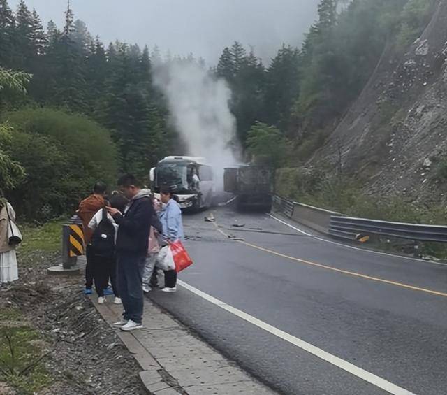 九寨沟连环车祸后续事故原因不简单知情人透露内幕真相成谜