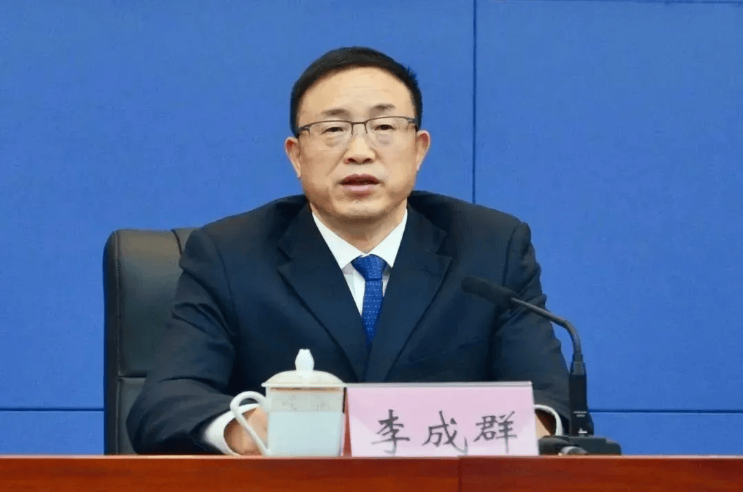 县长溺子爱妻、放弃原则，全家腐败，全县200余名“一把手”及其家属、4800余名“关键岗位”干部接受教育