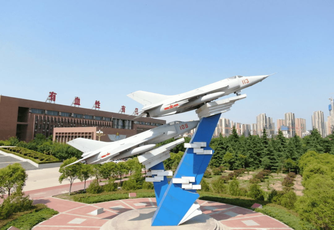 重庆考生请注意!2025年军校招生计划请查收→