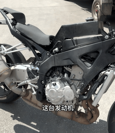 凯越新车曝光，四缸650cc，最大功率120匹，整备质量180kg左右，9月份正式亮相