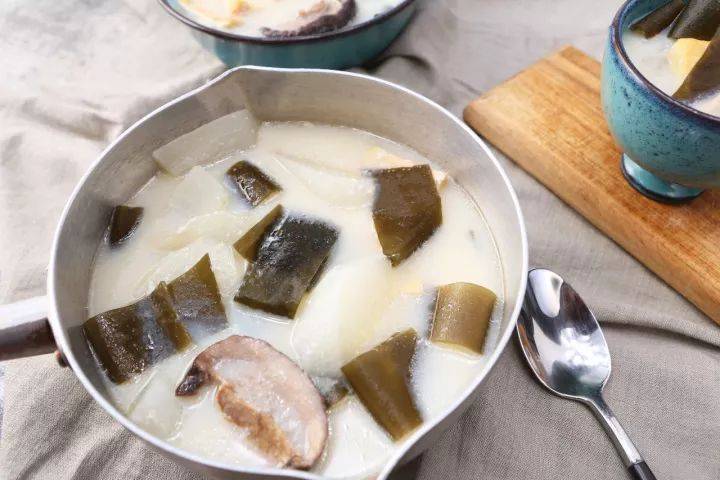 豆浆竟能煲汤？教你做营养丰富的豆腐萝卜海