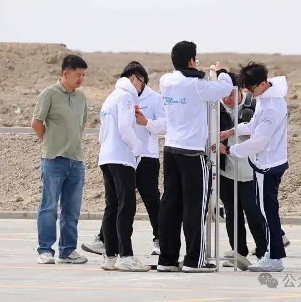 25名中学生，在青海成功发射火箭