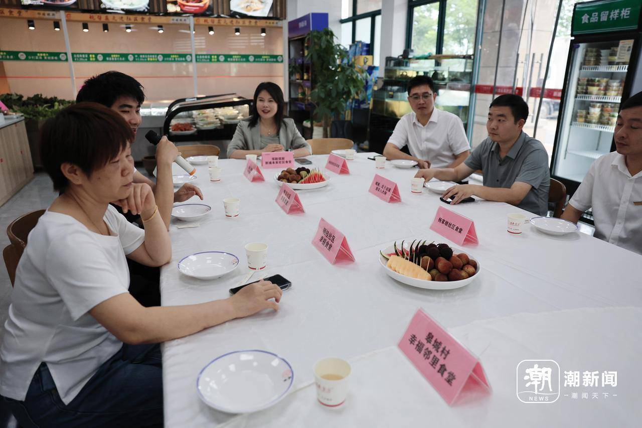 新浦未来社区食堂后厨忙不停，施家八大碗大